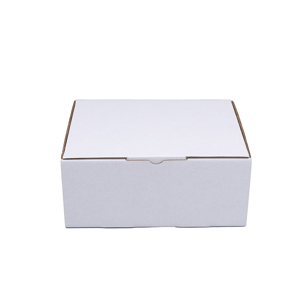 178 x 135 x 76mm Die cut White Mailing Box B130
