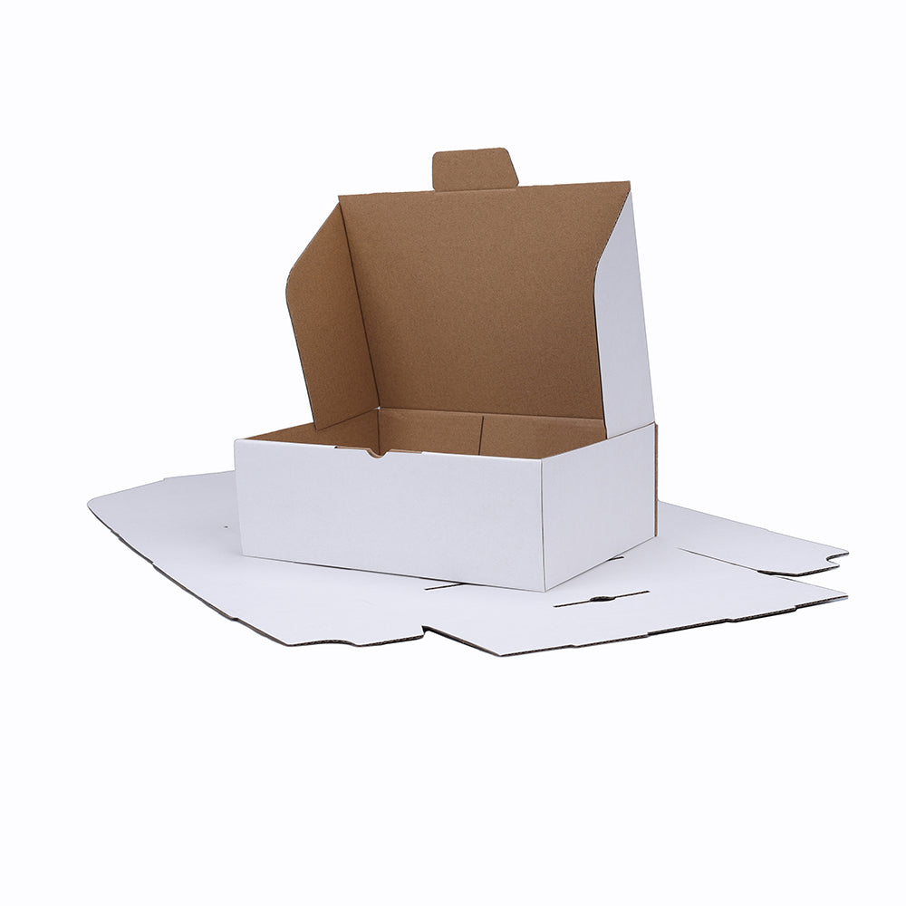 241 x 171 x 82mm Die cut White Mailing Box B214
