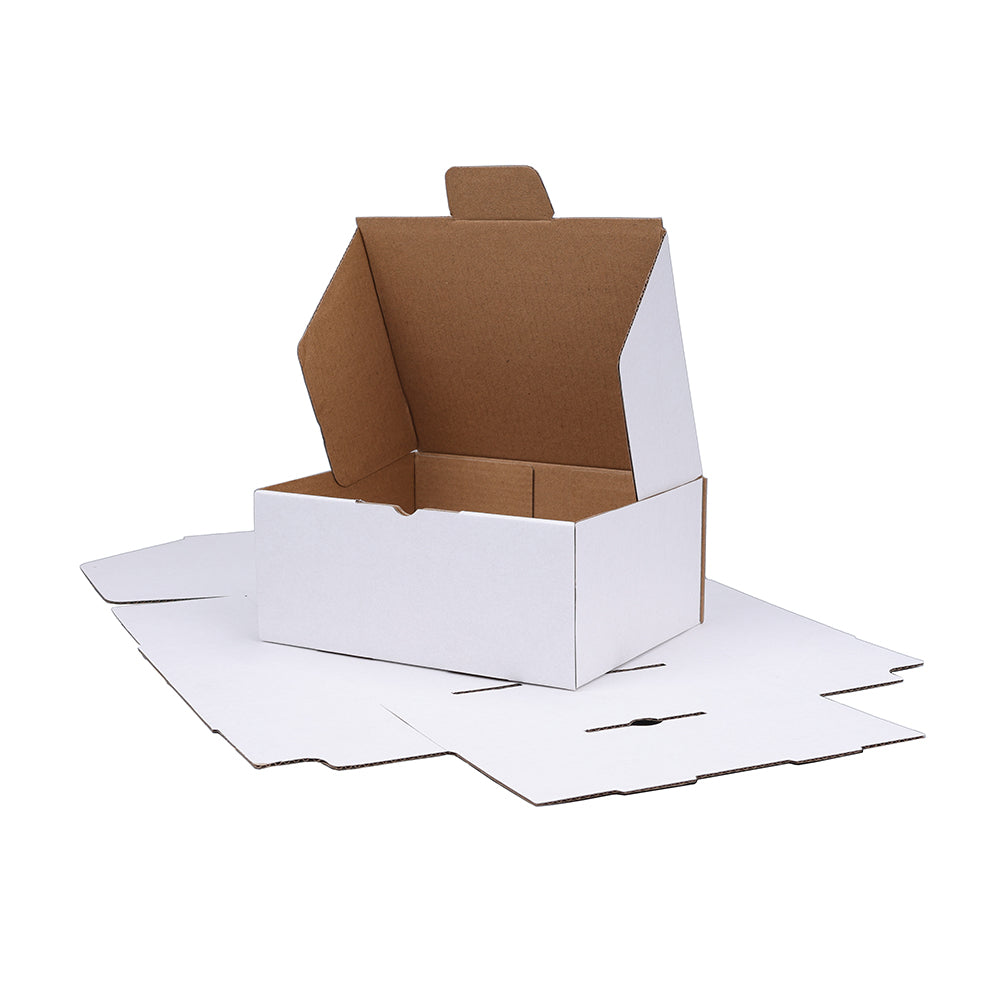 178 x 135 x 76mm Die cut White Mailing Box B130