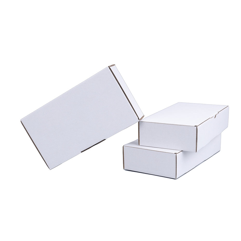 210 x 110 x 45mm Die cut White Mailing Box B94