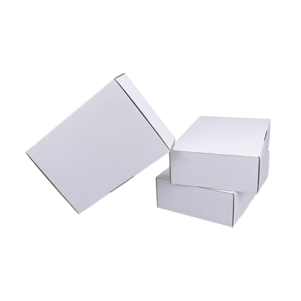 310 x 210 x 90mm A4 Die cut White Mailing Box B224