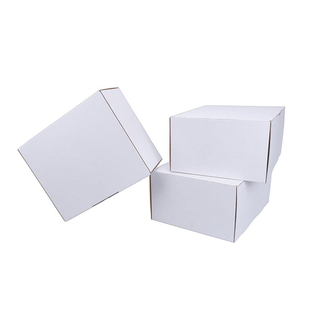 310 x 250 x 150mm A4 Die cut White Mailing Box B106