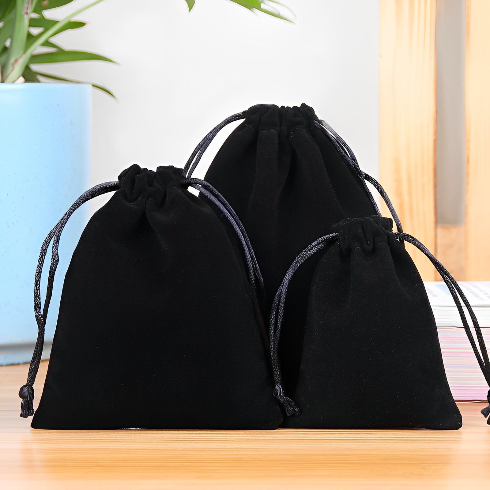 Velvet Bag 70 x 90mm Black M289 x 200pcs