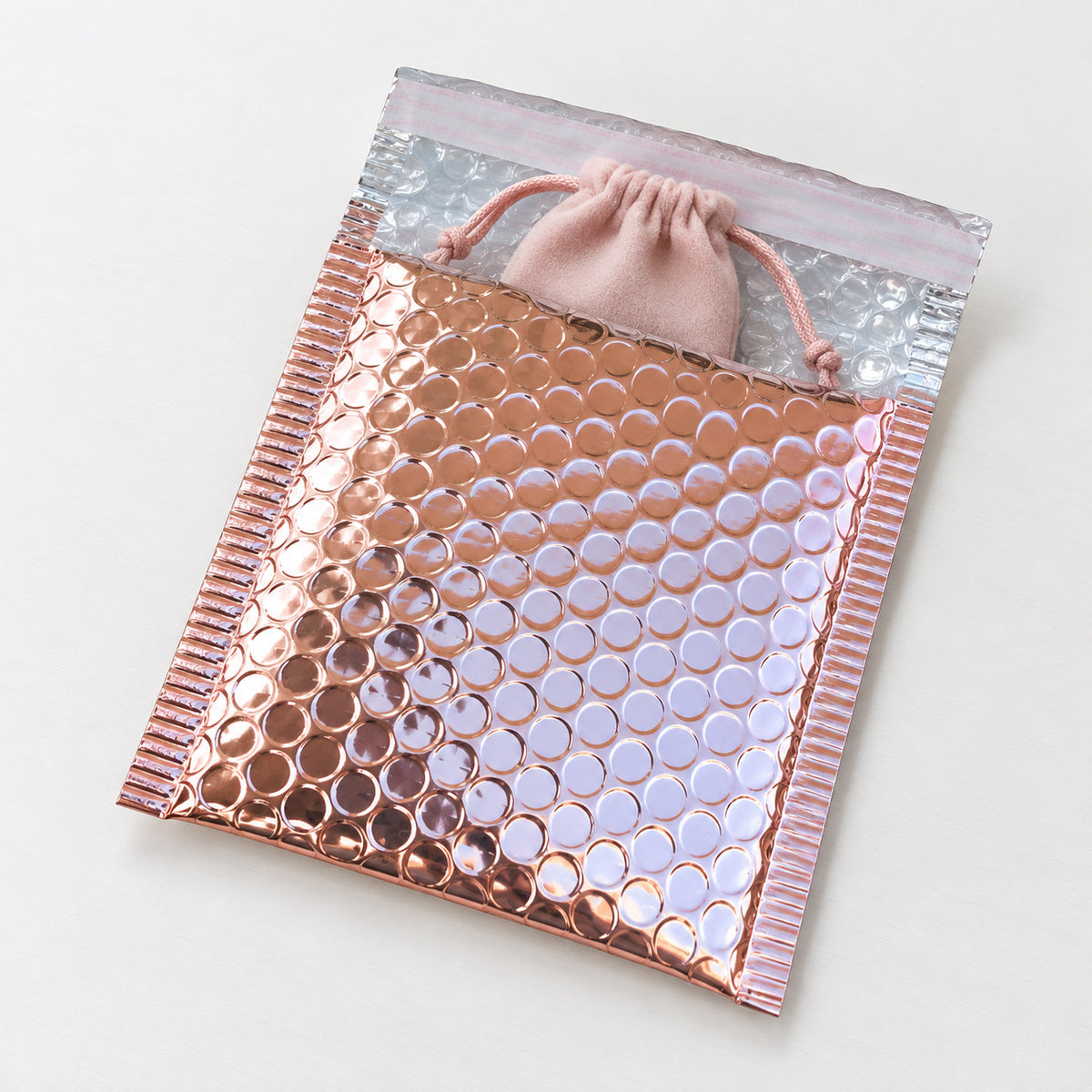 Rose Gold metallic bubble mailer 130 x 130mm - 05-use-accessory