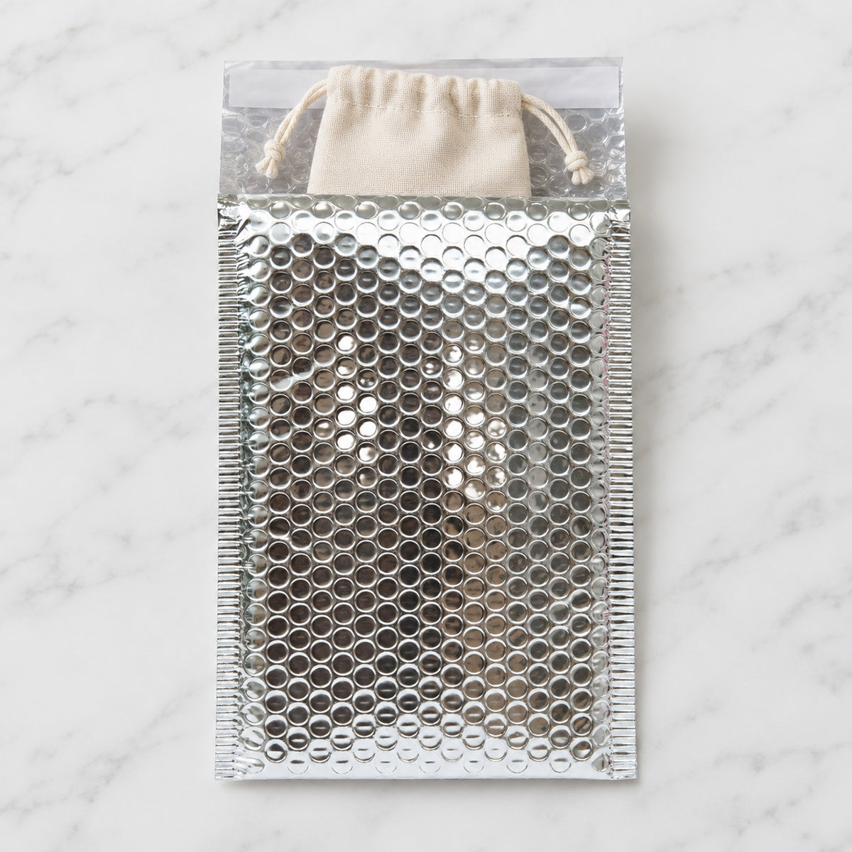 Silver metallic bubble mailer 160 x 230mm - 06-use-accessory
