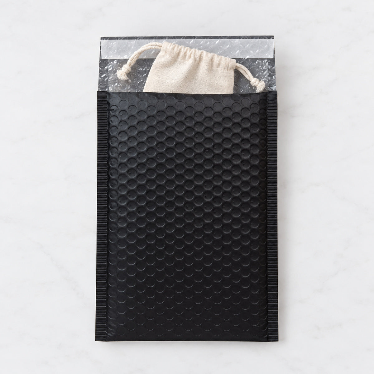 Matte Black metallic bubble mailer 160 x 230mm - 07-use-accessory