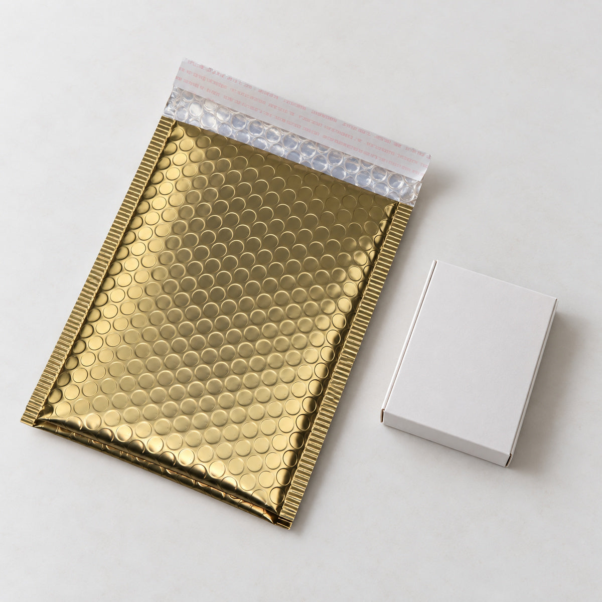 Aurora Gold metallic bubble mailer 160 x 230mm - 05-use-gift