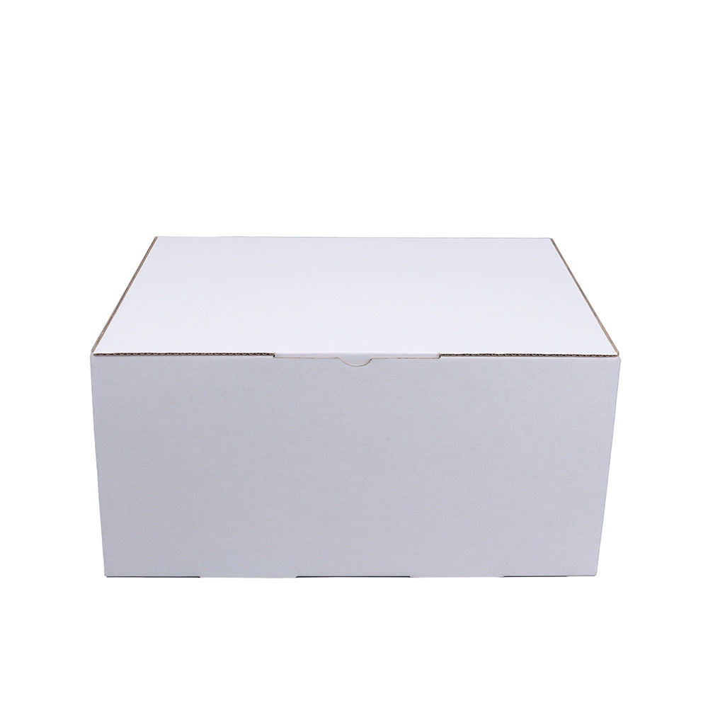 310 x 250 x 150mm A4 Die cut White Mailing Box B106