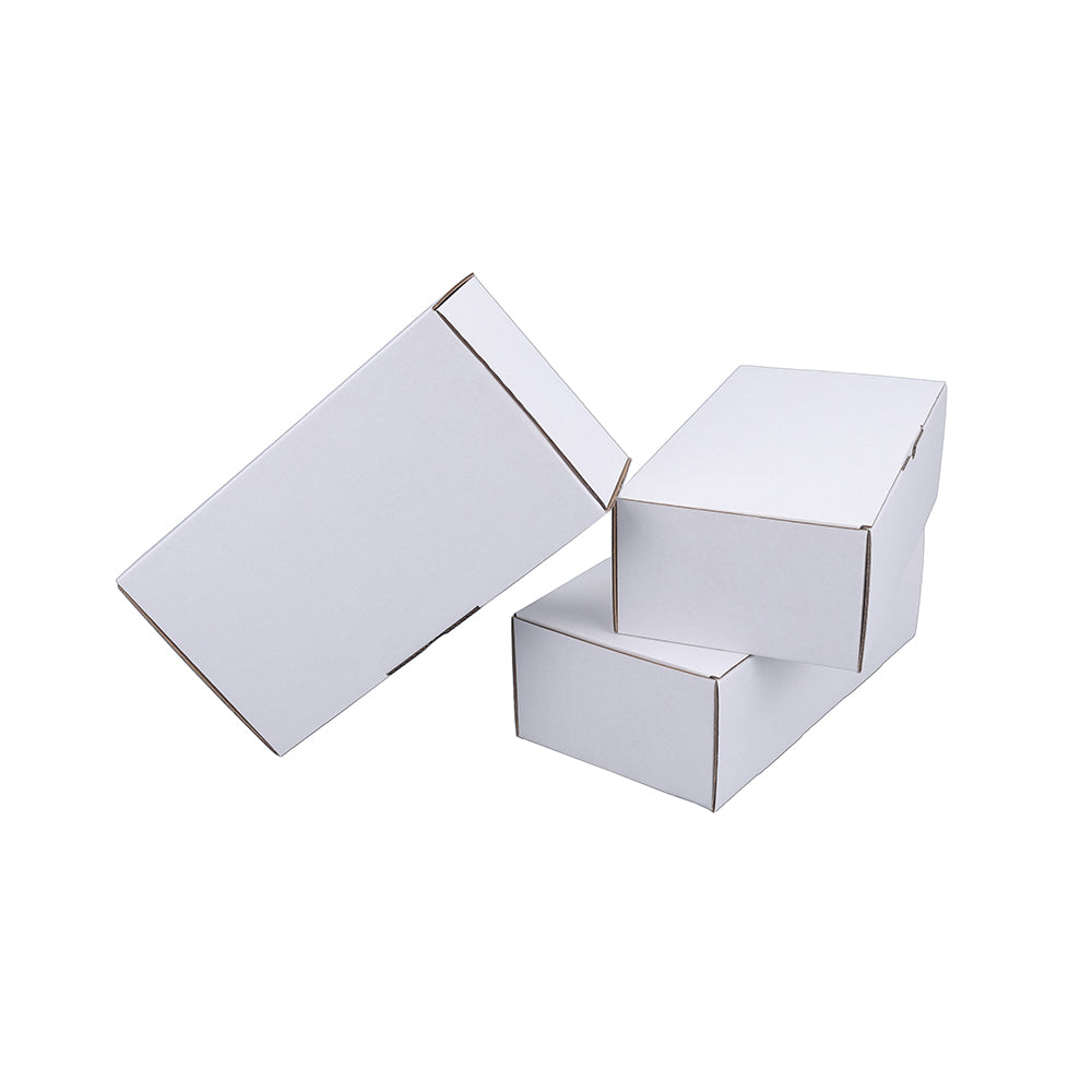 240 x 125 x 75mm Die cut White Mailing Box B4