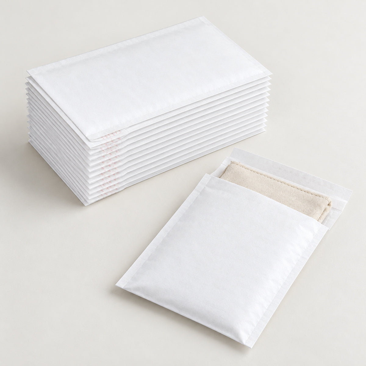 White kraft padded envelope 160 x 230mm plain - use insert