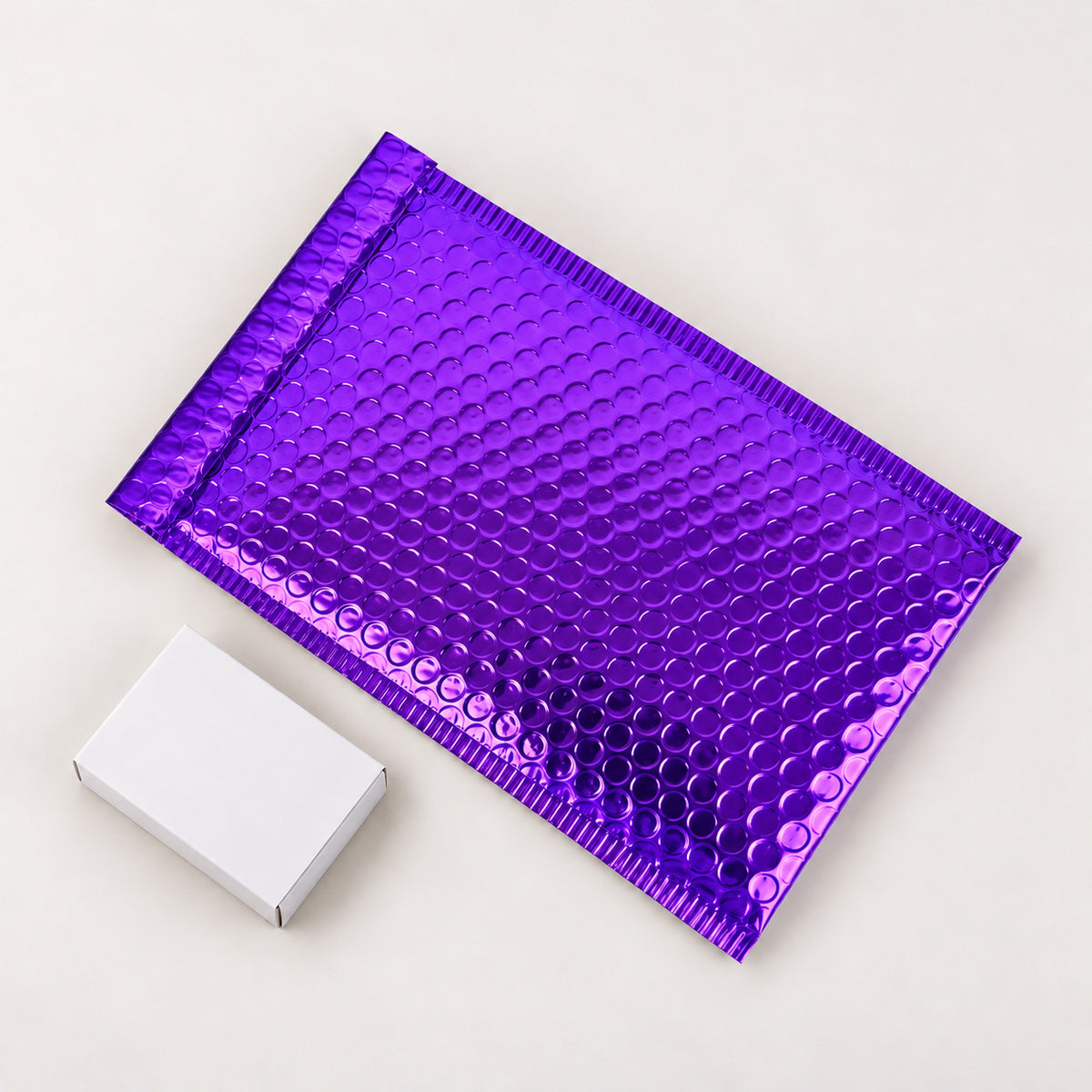 Purple metallic bubble mailer 160 x 230mm - 05-use-gift