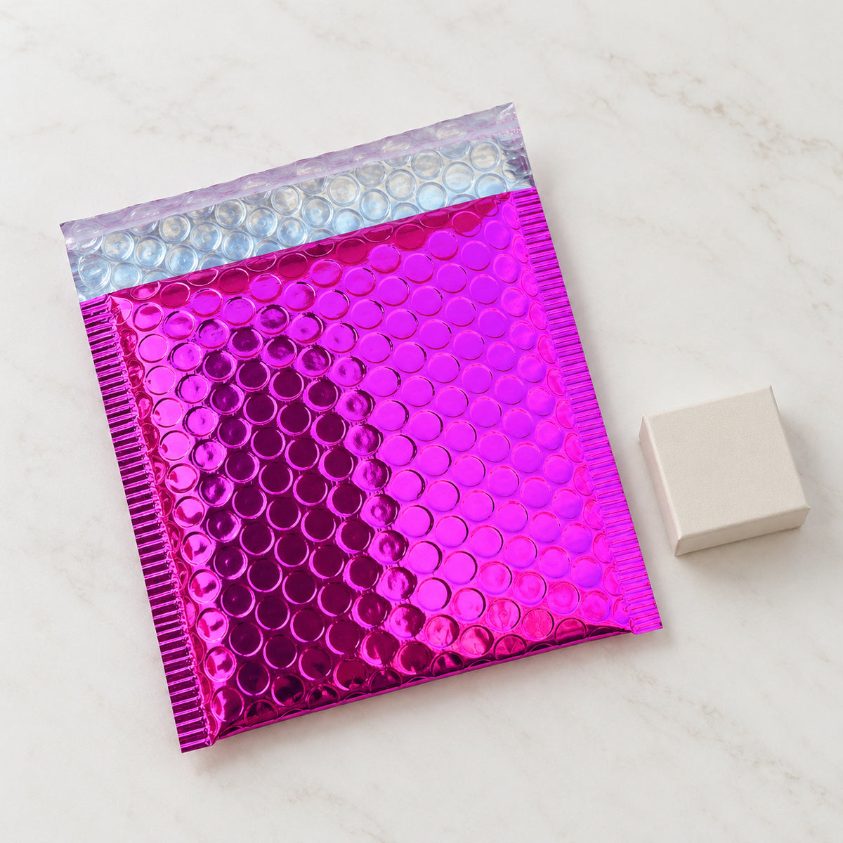 Pink metallic bubble mailer 130 x 130mm - 04-use-gift